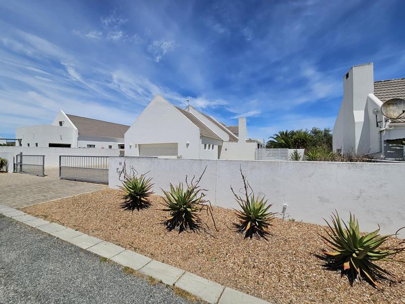 4 Bedroom Property for Sale in Golden Mile Western Cape